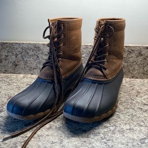 Women’s Size 7 Rain Boots